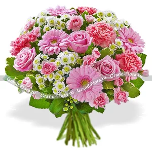 Bouquet of mixed colors in the pink and white