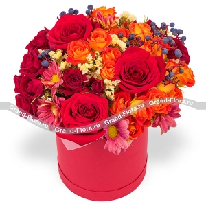 Velvet - hat box with red roses