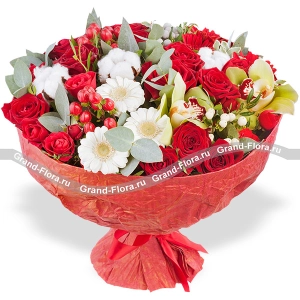 Bright feeling - a bouquet of red roses and gerberas